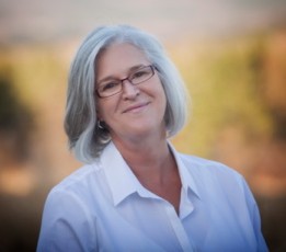 Author Vicki Hoefle
